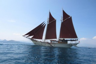 SI DATU BUA At anchor.JPG
